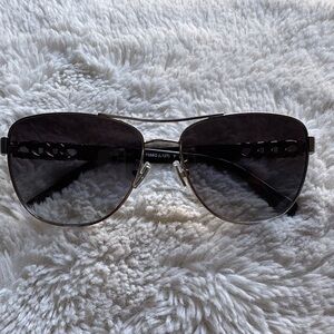 Stylish Black Aviator Sunglasses